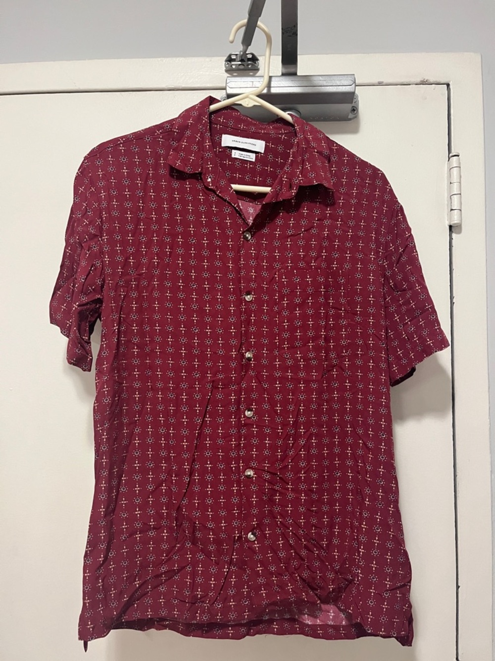 Urban Outfitters Men's Short-Sleeve Button-Up Shirt in Burgundy with White Motif